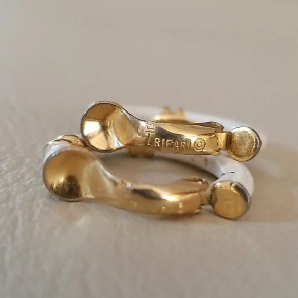 Vintage 12 Piece Jewelry Lot Necklaces Earrings Trifari LC - Picture 11 of 16